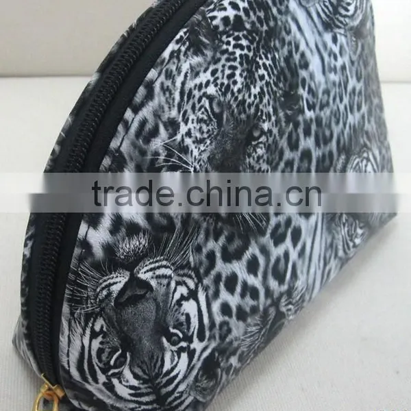 Wholesales Lastest Design of Half Moon Pvc Cosmetic Bags photo-2