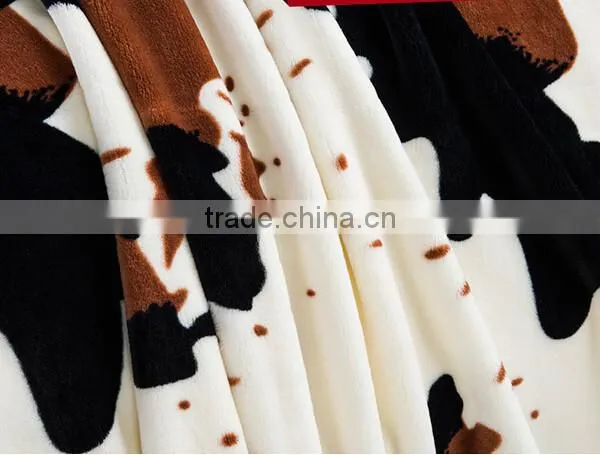 Cute Cow Pattern Coral Fleece Blanket photo-2