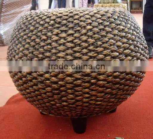 ROUND STOOL