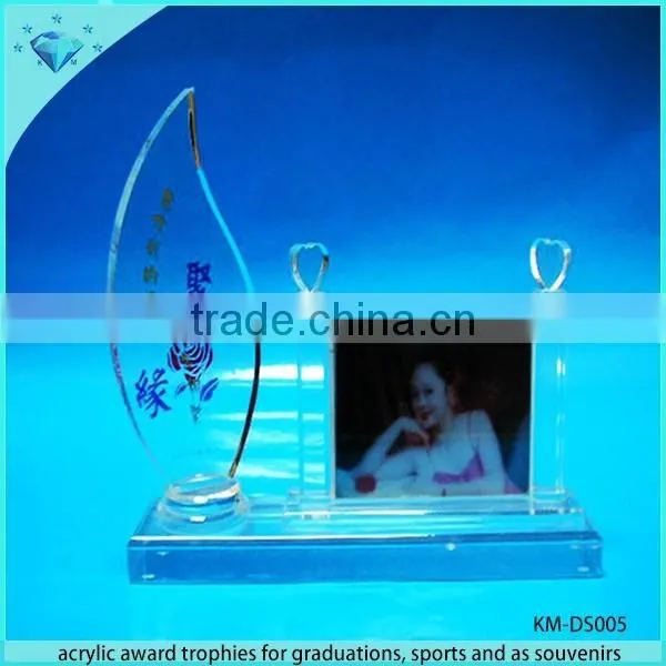 Shenzhen Manufacturer Supply Leaf Shaped Crystal Trophy With Engraving photo-6