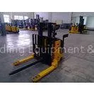 1 Ton Electric Straddle Stacker With Wide Leg Width and Rod