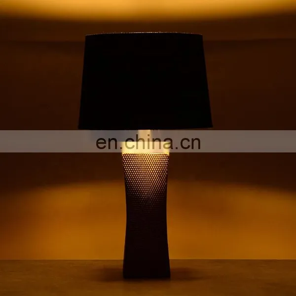 Europe New Design Table Light and Ceramic Table Lamp photo-3