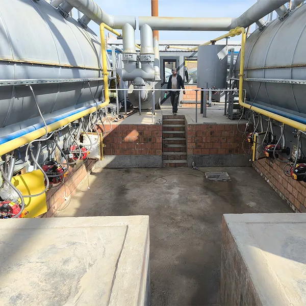 Environmentally Friendly Waste Plastic to Fuel Oil Pyrolysis Machine photo-3