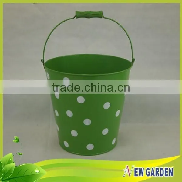 OEM Cheap Useful Barrel Shape Decorative Metal Hanging Basket Planters photo-5