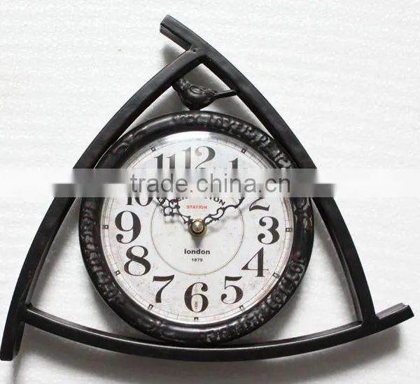 Swinging Table Clock