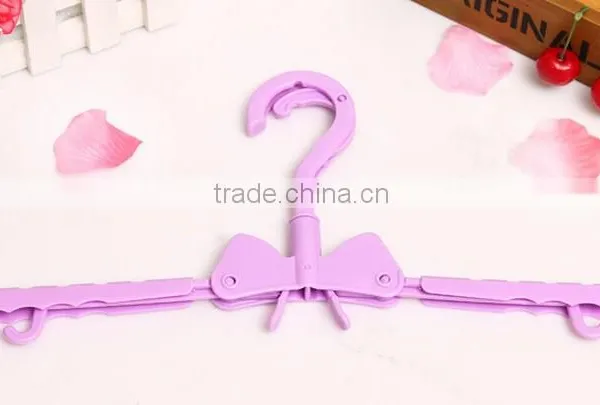 Plastic Foldable Folded Clothes Hangers Assorted Color photo-3