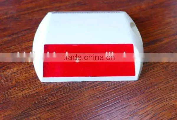 Highway Brightness Durable Plastic Road Stud ,cheap Price Plastic Road Reflector photo-3