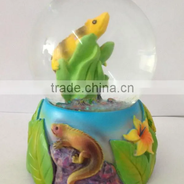 Poly Resin Lizard Souvenir Water Globe photo-2