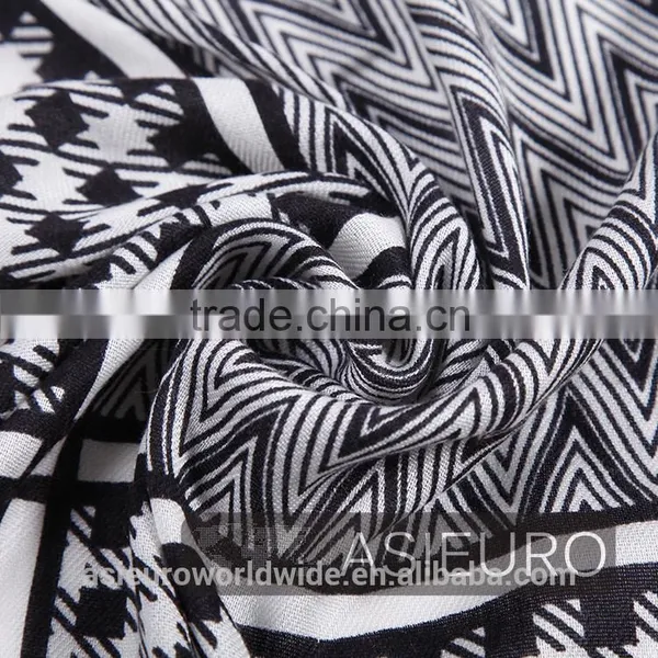 Big Sqaure Scarf With Placement Print, Unisex Fashion, BSCI and Sedex photo-3