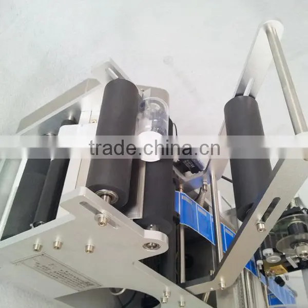 Automatic Round Bottle Labeler Machine photo-4