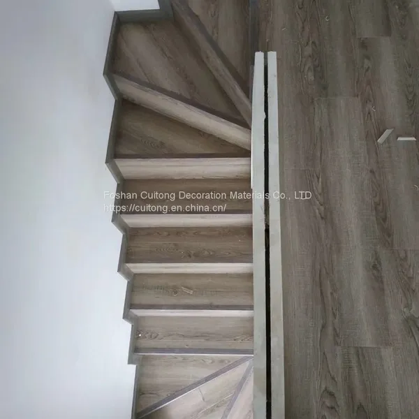 Foshan Wood Flooring Black Walnut Laminate Flooring MDF Flooring 12mm Engineering Wood Flooring photo-2