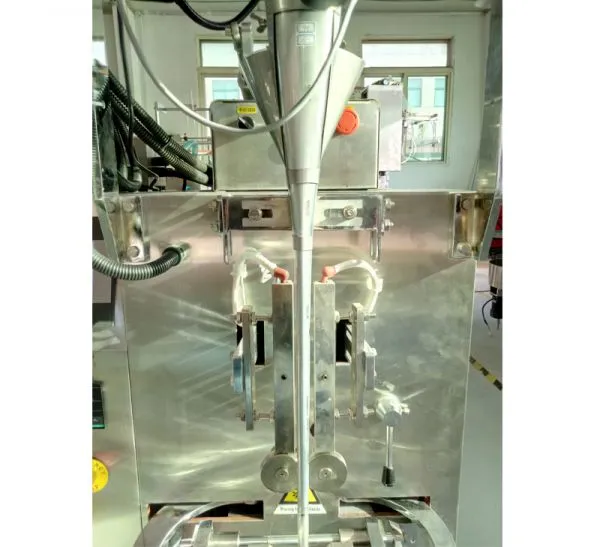 4 Sides Sealing Oil Packing Machine for Water,juice. photo-2