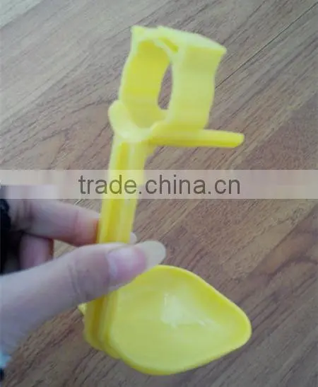 Automatic Plastic Poultry Drinker Drip Cup/Poultry Drinker Hanging Drip Cups photo-2