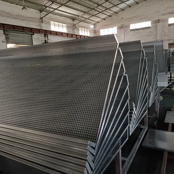 Perforated Aluminum Single Board Ceiling Hollow Carving Wood Grain Fluorocarbon Paint Engraving Facade Rain Shelter Column Modeling Customization photo-2