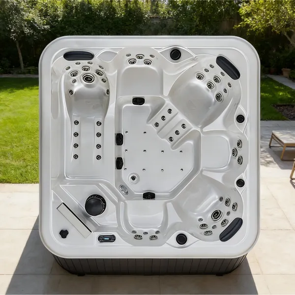 AzerbaijanVilla Whirlpool Bath TubBuilt-incirculationsystemkeepsthewaterflowing photo-5