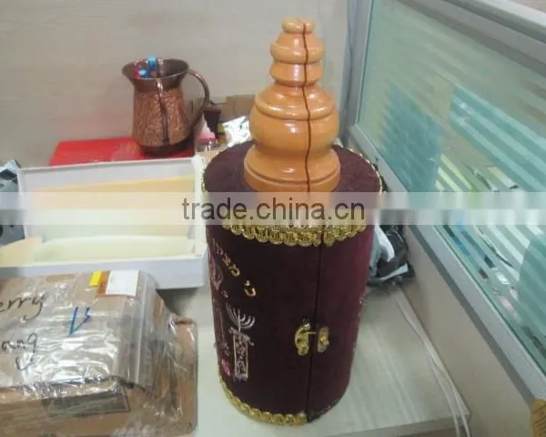 Unique Shape Creative Design Wooden Wine Box With Flannelette Covered photo-2
