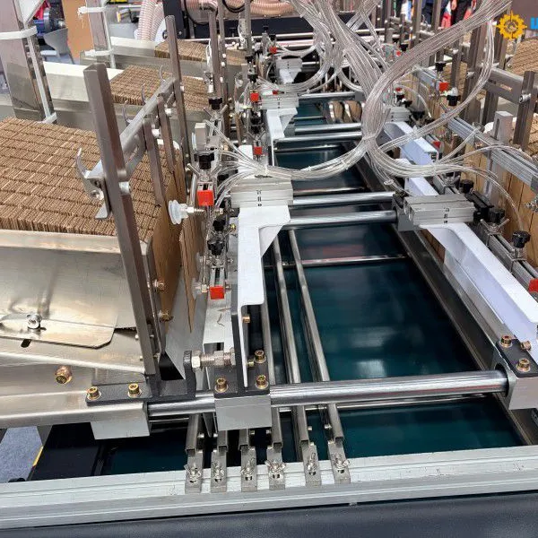 China Automatic Partition Assembly Machine photo-2