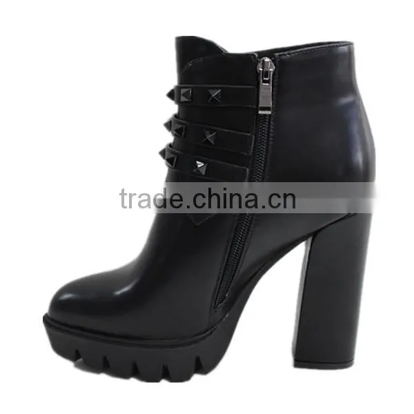 Winter Boots With Pom Poms photo-3