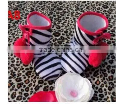 China Product and Low Price Wholesalesoft Sole Baby Shoes for 3mothes -15mothes Baby Kids on for Winter Warmer photo-2