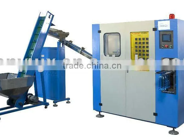 Automatic lineal type PET blow moulding machine