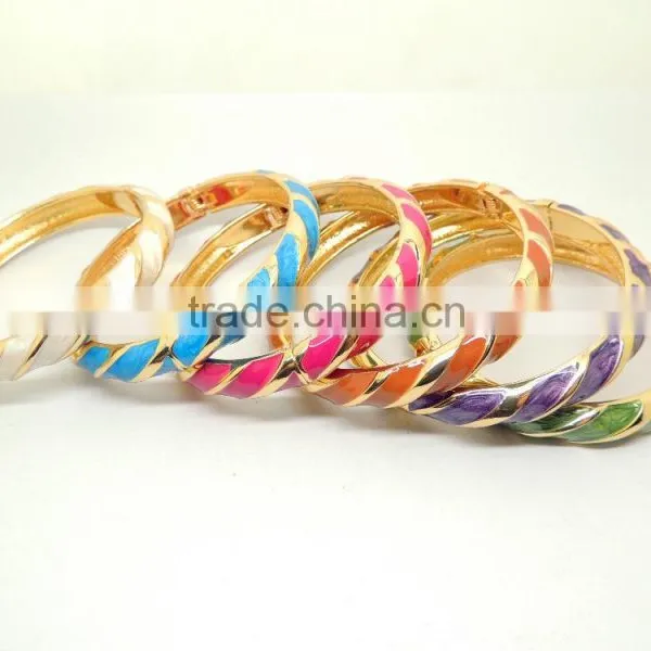 Fashion Gold Plated Bangle