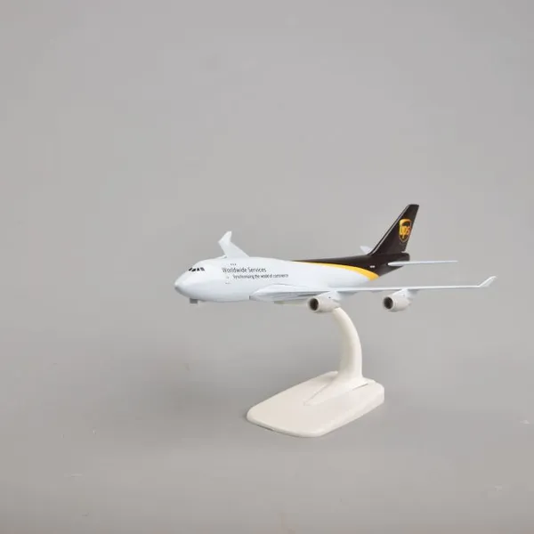 20 см B747 UPS с колесами металлическая модель самолета в качестве подарка