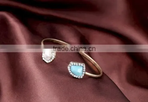 >< NEW Fashion Geometric Resin Rhinestone Cuff Bracelets/ photo-3
