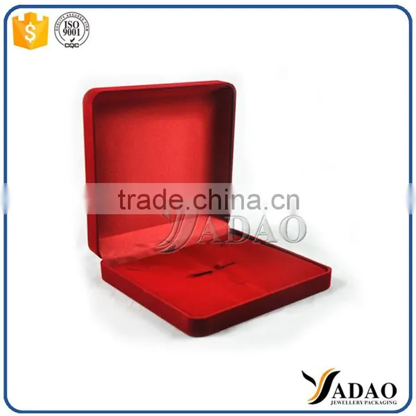 China Supplier Custom Red Flocking Purseforum Jewelry Package Box photo-5
