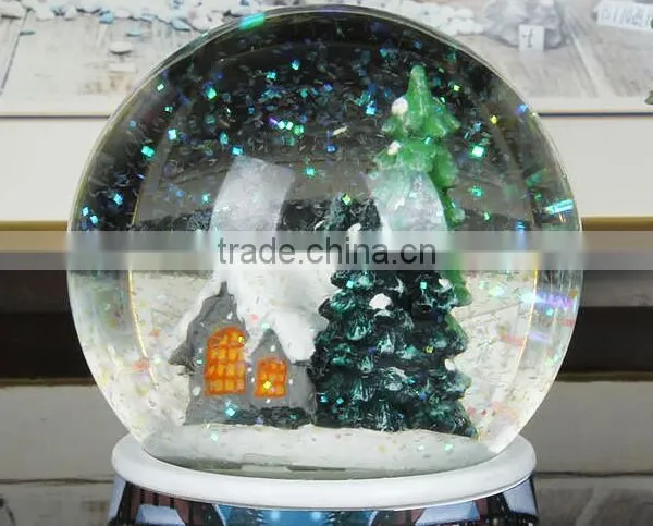 Polyresin Christmas Snow Globe Decoration Snow Globe With Music Box photo-3