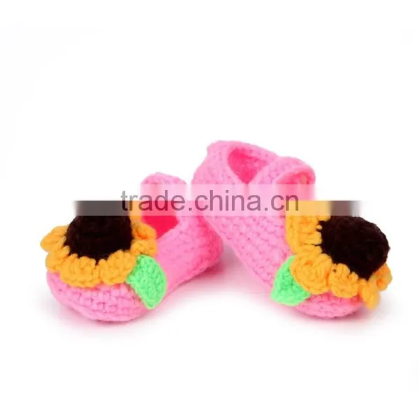 Beautiful Sunflower Free Crochet Shoes Pattern for Baby photo-2