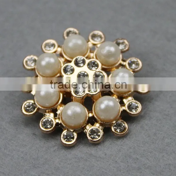 Metal Zinc Gold Brooches Pin With Rhinestone and White Pearl