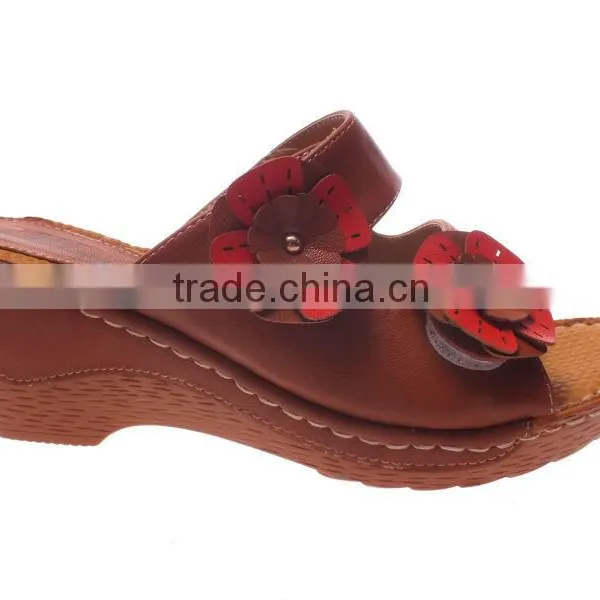 Ladies Elegant Slippers With Flowers Decoration Comfortable Sole