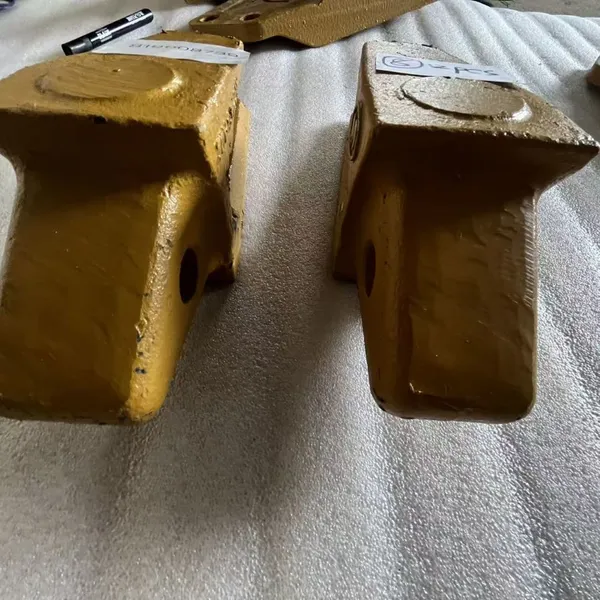 High Quality XCMG Spare Part Standard Tooth Holder 819908739 photo-4
