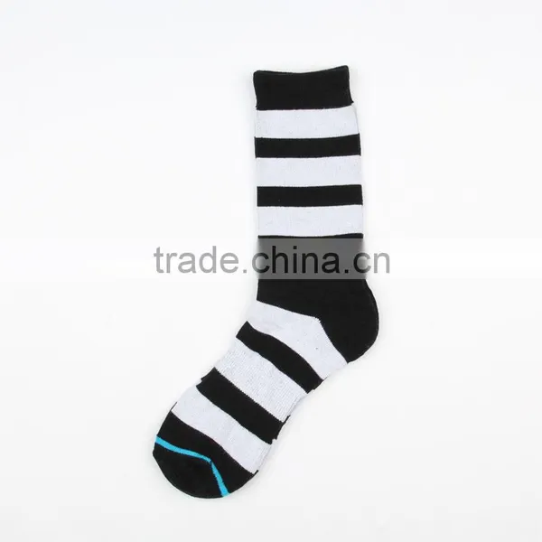 Design Multi-Color Fashion Stripe Mens Women's Socks photo-3
