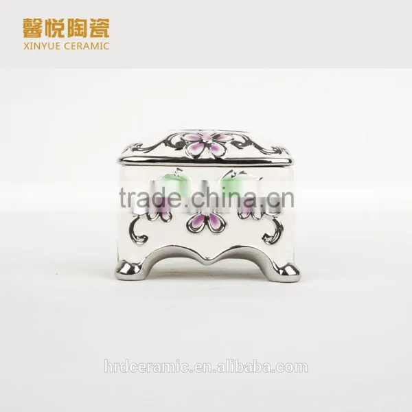 Stock Ceramic Tissue Paper Box With Gold Painted Tissue Box Design photo-2