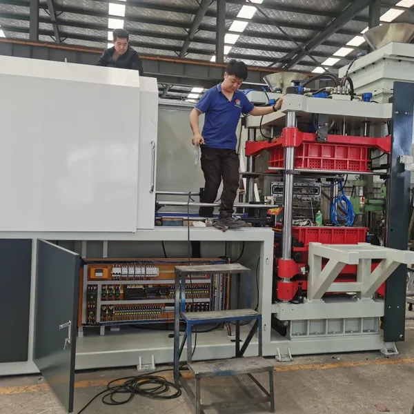 Automatic Horizontal Molding Machine photo-3