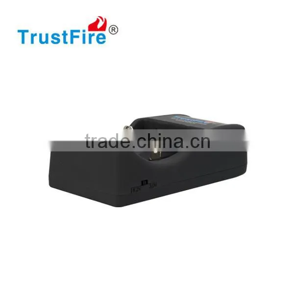 Factory Cheap Price Portable TR-006 Battery Charger for 26650 and 18650 Rechargeable Battery photo-2
