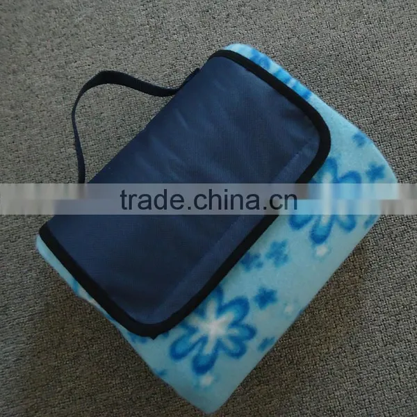 PVC/PEVA Coating Recombination Polar Fleece With Velco & Handle Waterproof Blanket photo-2