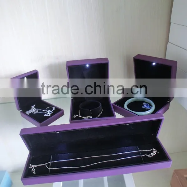 Luxury Varnished Bracelet Box Bangle Box Wedding Gift Set With LED Necklace Wooden Box photo-6
