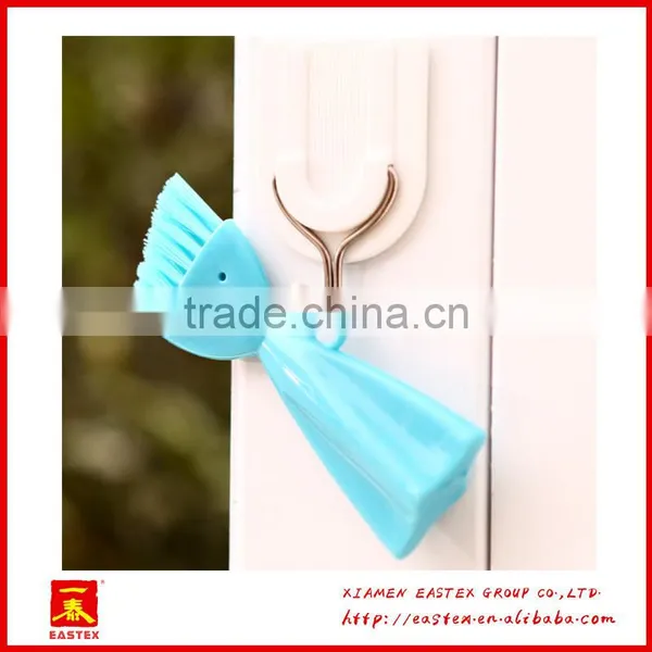 Stylish Cute Smile Face Shaped Bristle Brush for Crevices photo-5