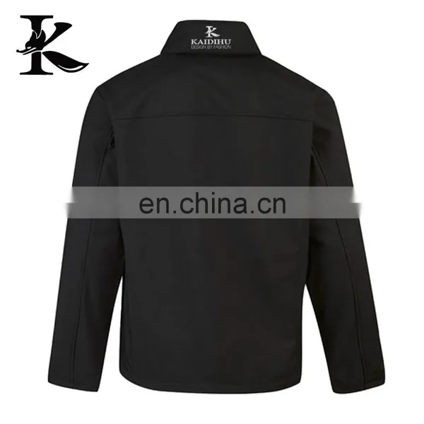 MEN'S VERSATILE SPRINT COMFORTABLE SOFTSHELL JACKET Item # 95-M61349 photo-2