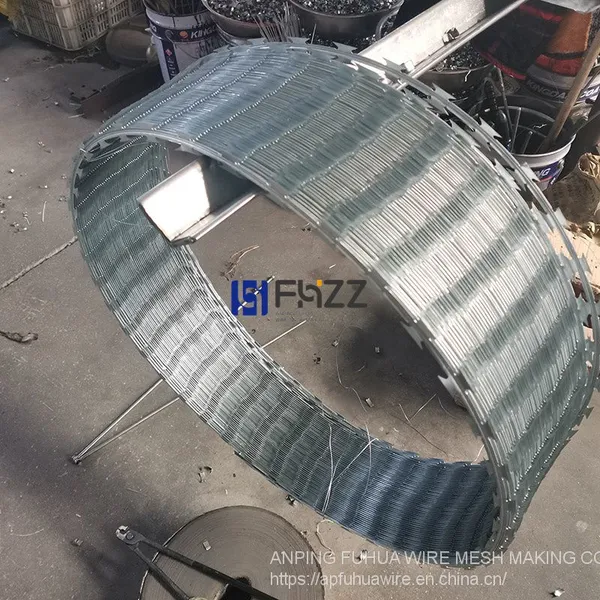Galvanized Razor Wire Concertina Coil Size BTO-30 Razor Barbed Wire Combat Wire Round photo-3