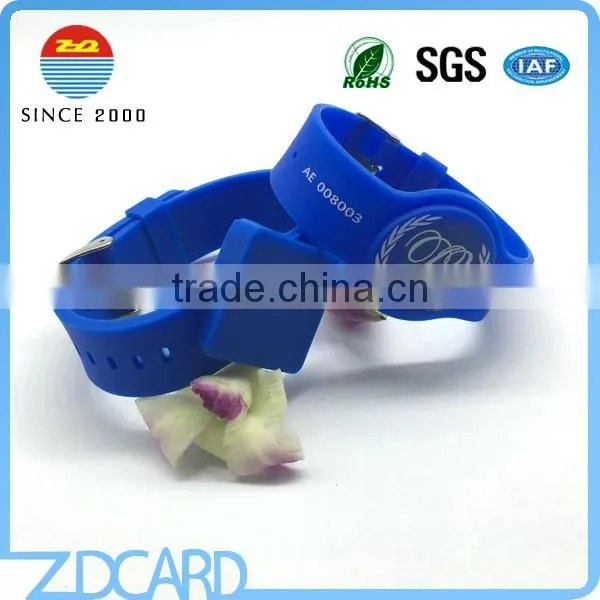 Silk-screen Printing Round Shaped Fudan F08 Silicone Rfid Wristband photo-4