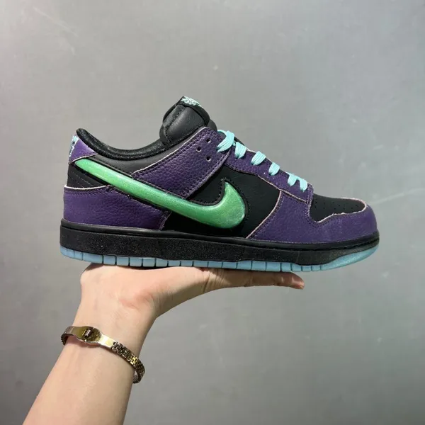 Nike Air Force 1 Low’07