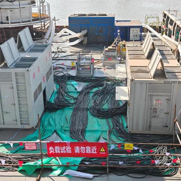 Prueba de generador marino para clientes de fabricación de barcos 6000KW-AC690V-PF:0.8