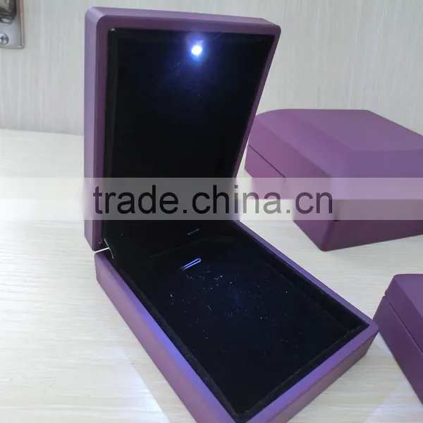 Luxury Varnished Bracelet Box Bangle Box Wedding Gift Set With LED Jewelry Wooden Box photo-6