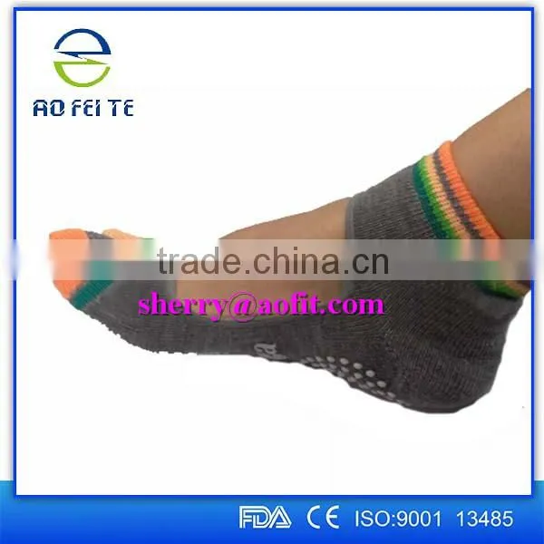 Eco-friendly Colorful Non Slip Custom Yoga Toe Socks Soft Breathable Yoga Socks photo-2