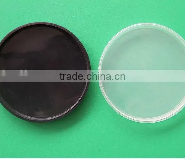 Plastic plug for paper tube