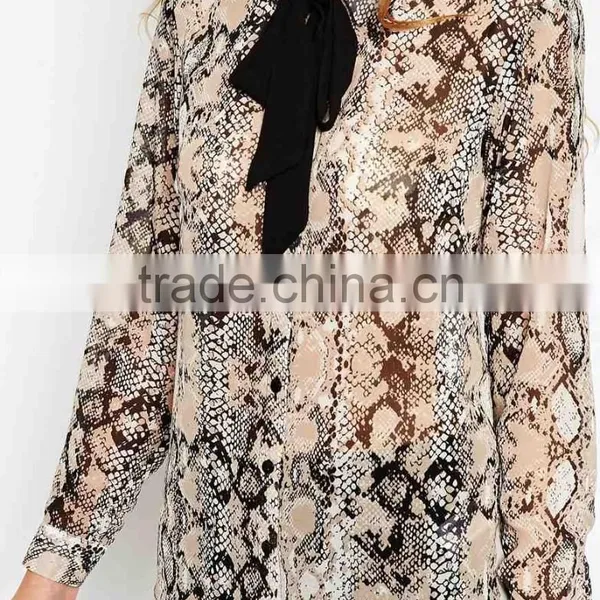 China Factory OEM ODM 2015 New Fashion Customized Contrast Tie Snake Print Blouse photo-4