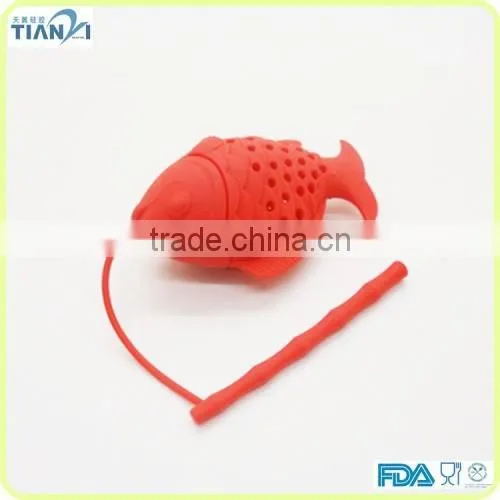 Creative FDA/LFGB BPA Free Fishing Shape Food Grade Silicone Tea Strainer photo-3